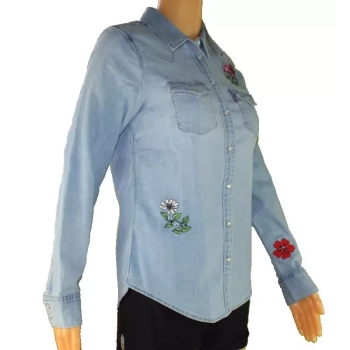 Damska koszula Levi's -Embroiderd Ultimate Shirt jeans z haftami 589300032