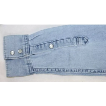 Damska koszula Levi's -Embroiderd Ultimate Shirt jeans z haftami 589300032