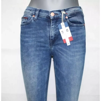 Jeansy Tommy Jeans Nora rurki Seal Light Blue Stretch DW0DW05043