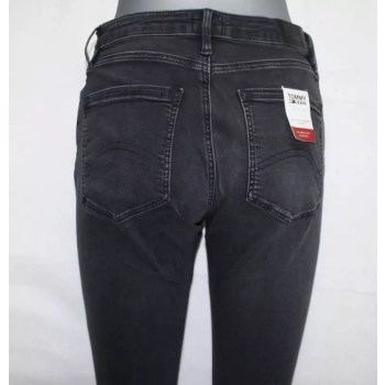 Damskie jeansy Tommy Jeans Santana - Perkins Black Stretch rurki DW0DW04734