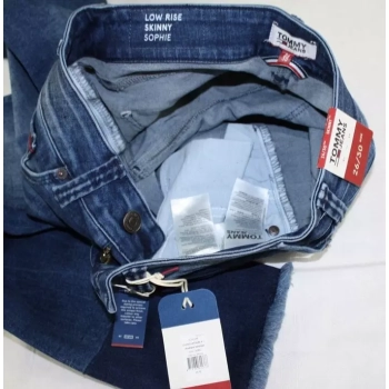 Damskie jeansy Tommy Jeans Sophie -Fargo Dark Blue DW0DW03596 rurki