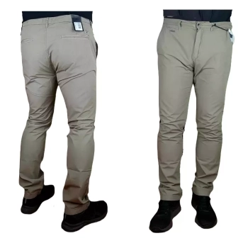 Guess chino M72B10W8B61-A922