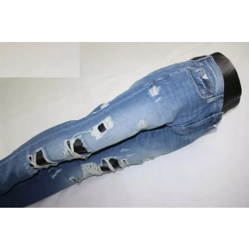 Męskie jeansy Guess -Slim Low M72AS2R2DU0 same dziury