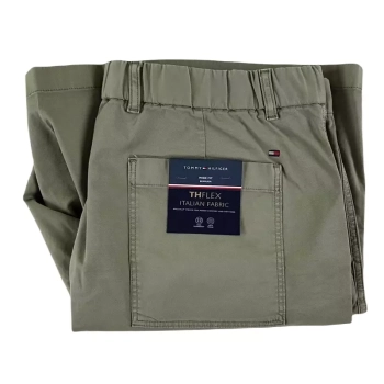 Spodenki męskie Tommy Hilfiger -Wide Fit Bermuda MW0MW31238-MSP zieleń mundurowa